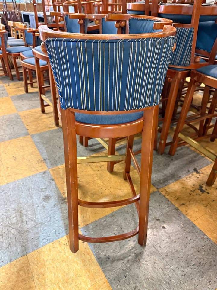 22 USED COMMERCIAL BAR STOOLS FOR SALE – $50 EACH | RESTAURANT & BAR FURNITURE