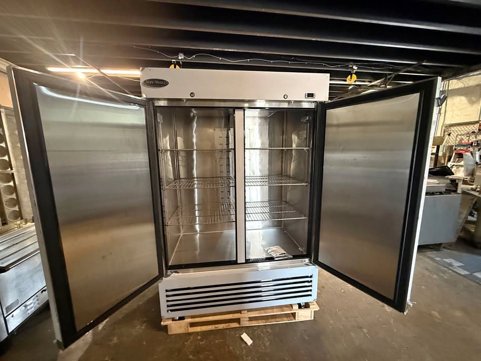 BRAND NEW SERV-WARE RF2-HC-T REACH-IN FREEZER
