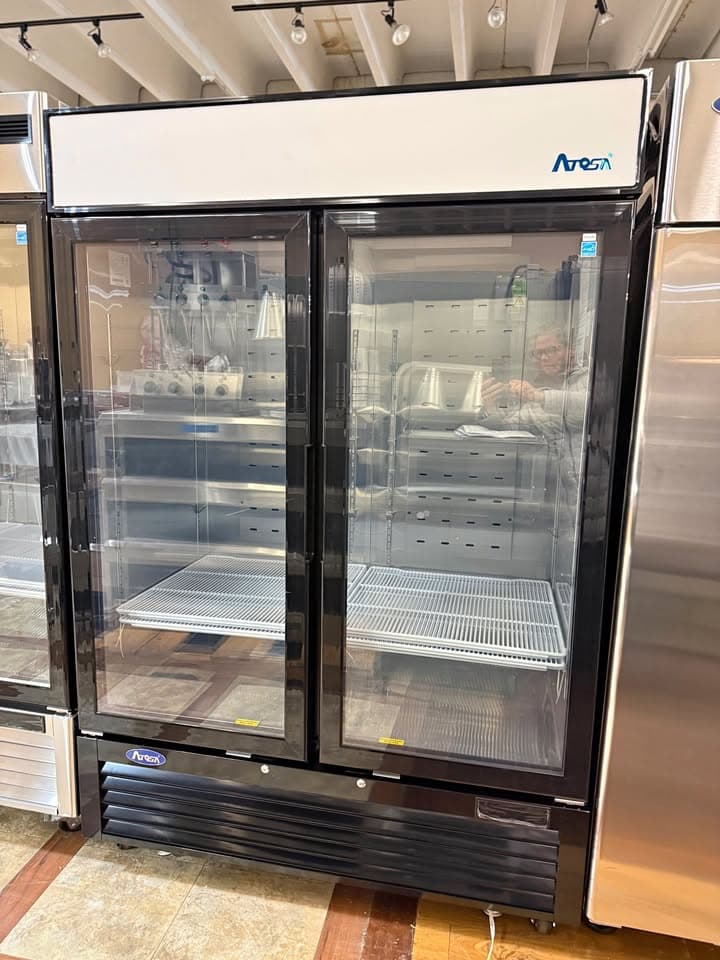 Atosa Refrigerated Merchandiser – Model MCF8723GR Scratch & Dent – Fully Functional