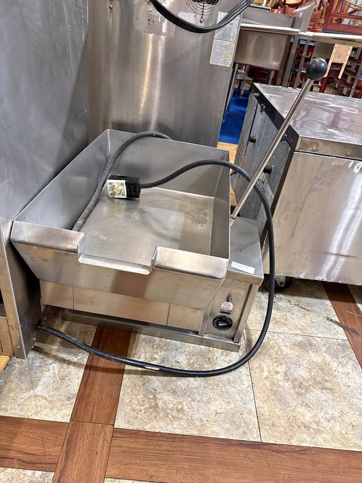 Cleveland Countertop Kettle – Excellent Used Condition – $900