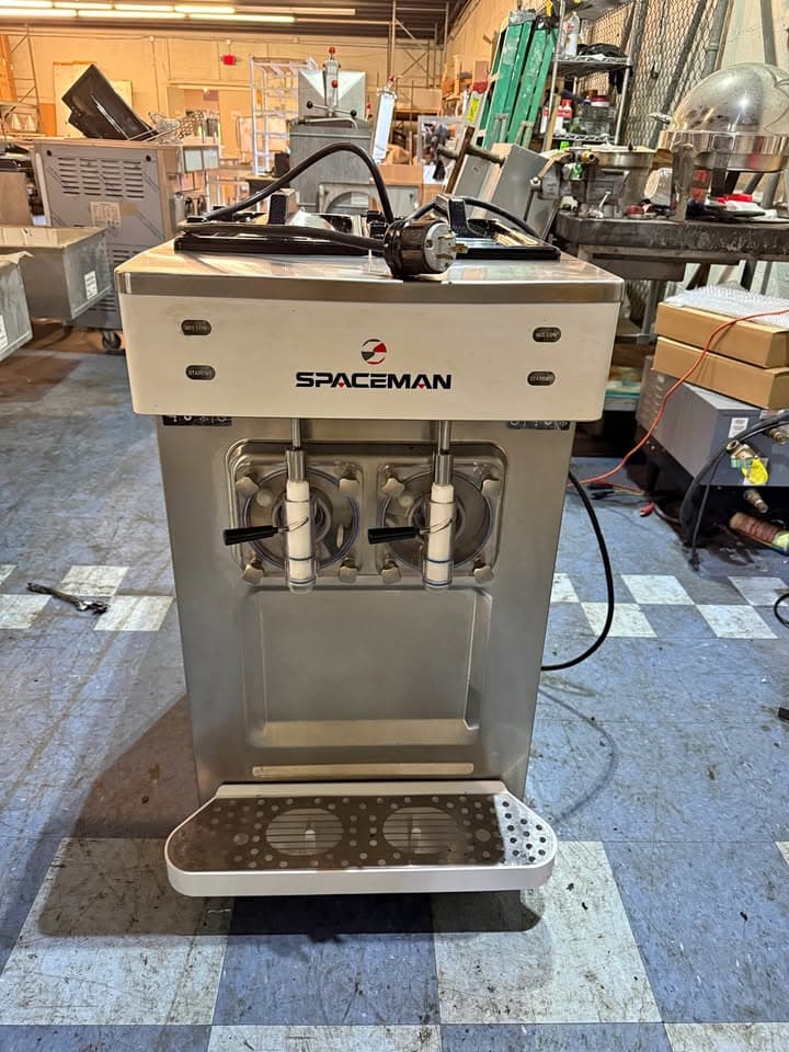 SPACEMAN 6695-CL REFURBISHED FROZEN BEVERAGE & MILKSHAKE MACHINE — Refurbished commercial restaurant equipment for sale