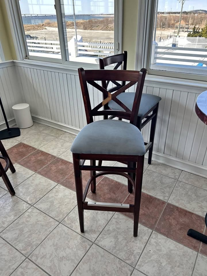Commercial Bar Stools – 20 Available