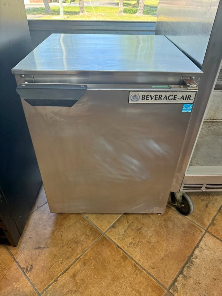 Beverage-Air WTF27A 27” Commercial Worktop Freezer — Used commercial restaurant equipment for sale