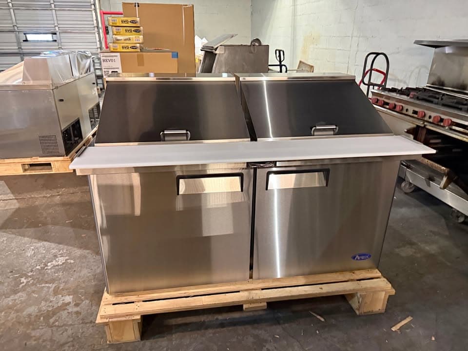 SCRATCH AND DENT REFRIGERATED PREP TABLE BLOWOUT