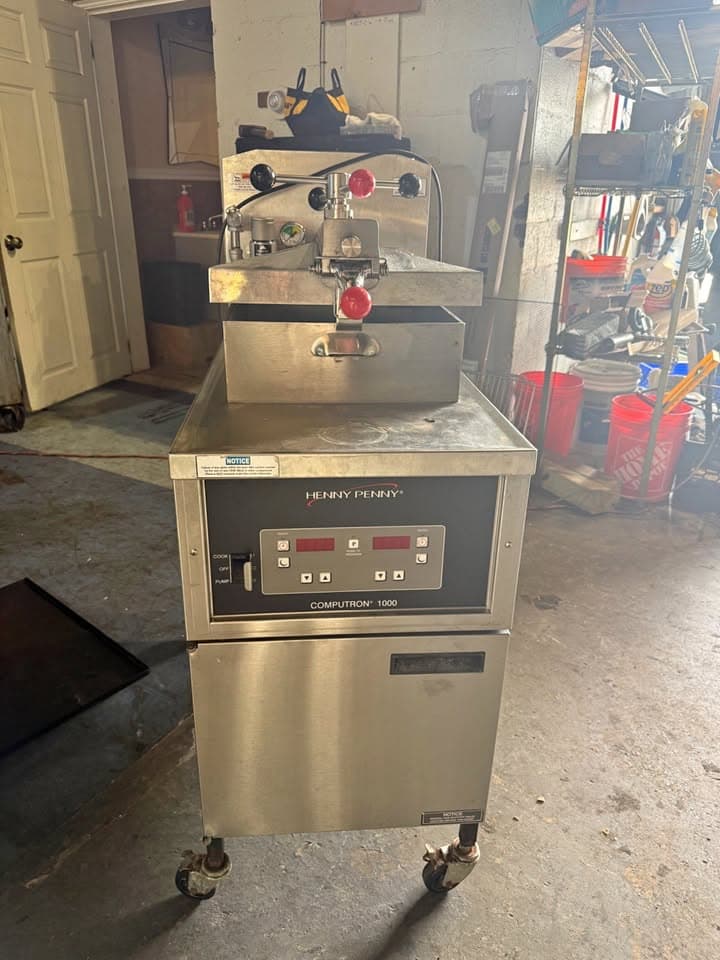 REFURBISHED HENNY PENNY COMPUTRON 1000 MODEL 600 PRESSURE FRYER