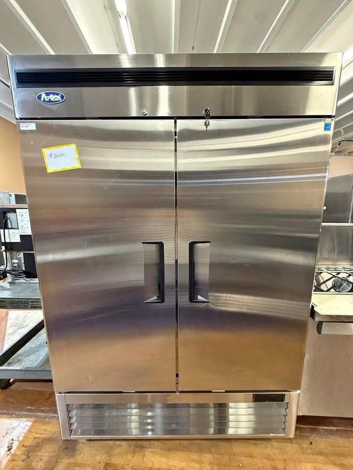 BRAND NEW SCRATCH & DENT 2-DOOR COMMERCIAL FREEZERS – 4 IN STOCK — Used commercial restaurant equipment for sale