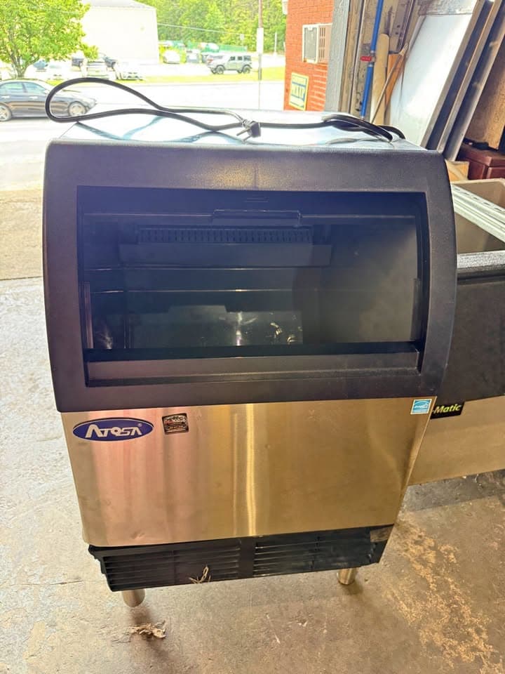 NEW SCRATCH & DENT ATOSA 280 LB COMMERCIAL ICE MACHINE