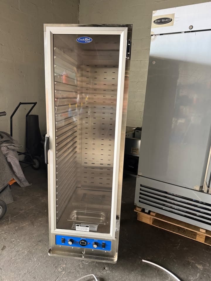Atosa ATWC-18P Insulated Warming Cabinet (Scratch and Dent Unit)