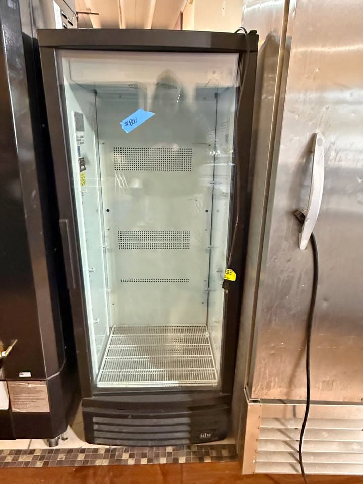 IDW Commercial Glass Door Refrigerator – Excellent Used Condition