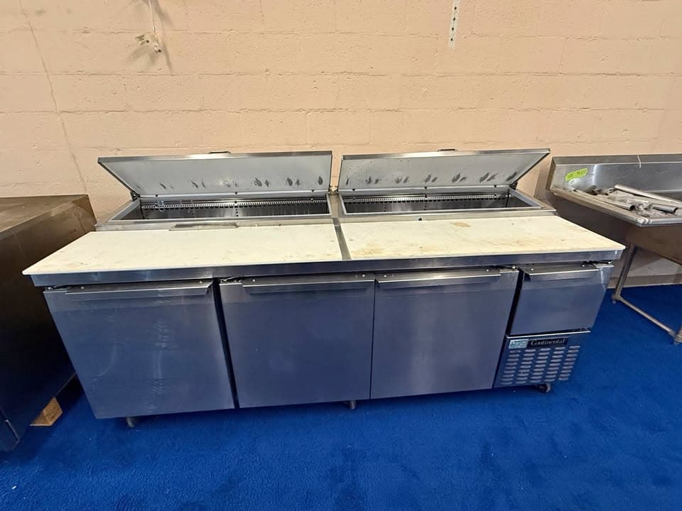 93β Continental Pizza Prep Table β Refurbished