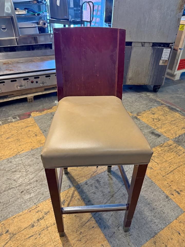 28 Bar Stools Available – Excellent Used Condition
