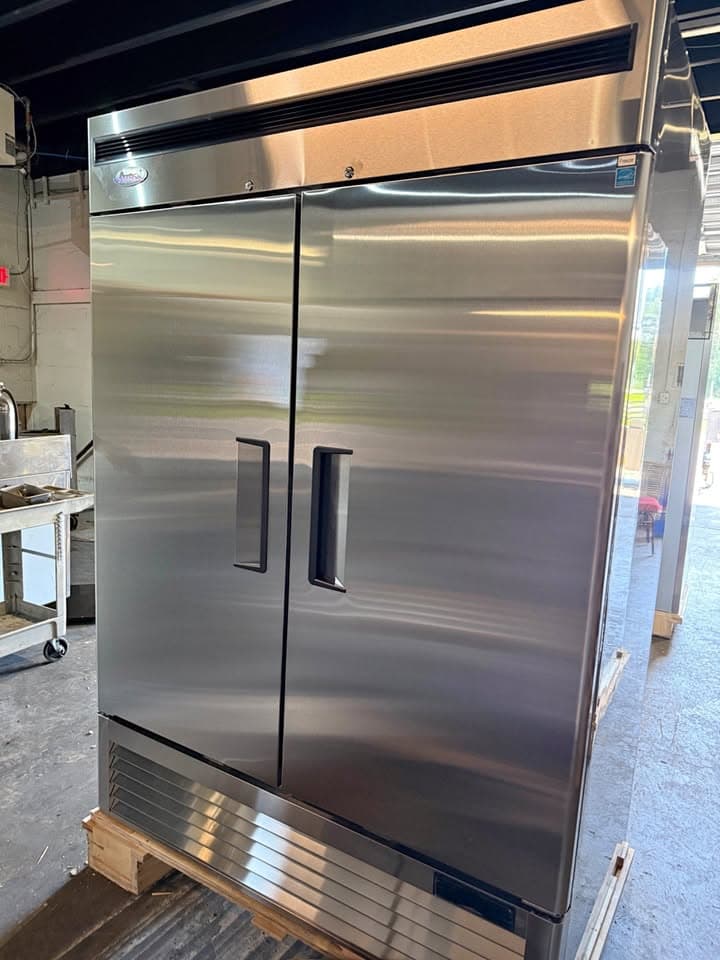 BRAND NEW 2-DOOR STAINLESS COMMERCIAL FREEZER